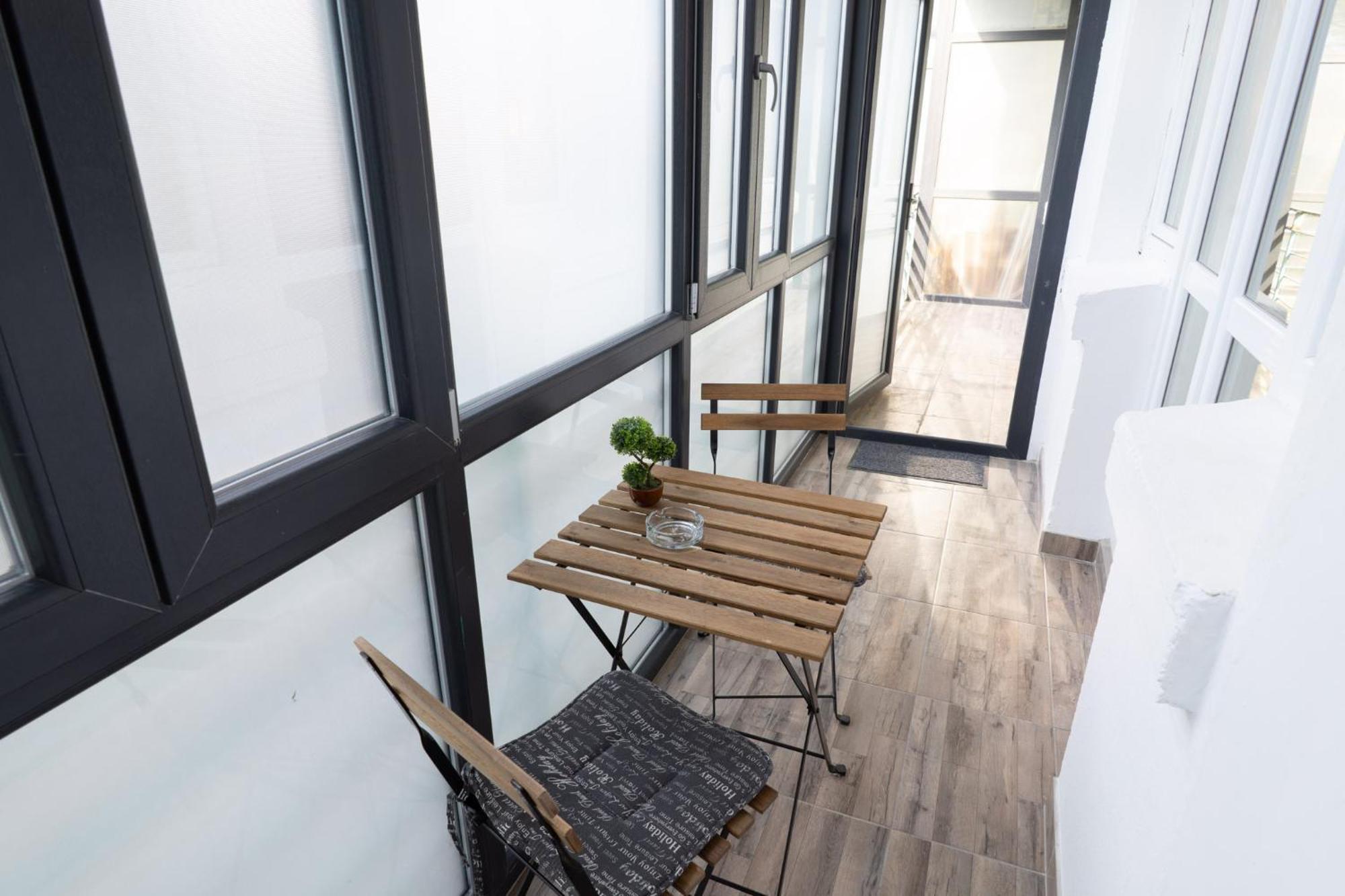 Апартаменти Seaside Estate - Cozy And Romantic - Public Parking Nearby Варна